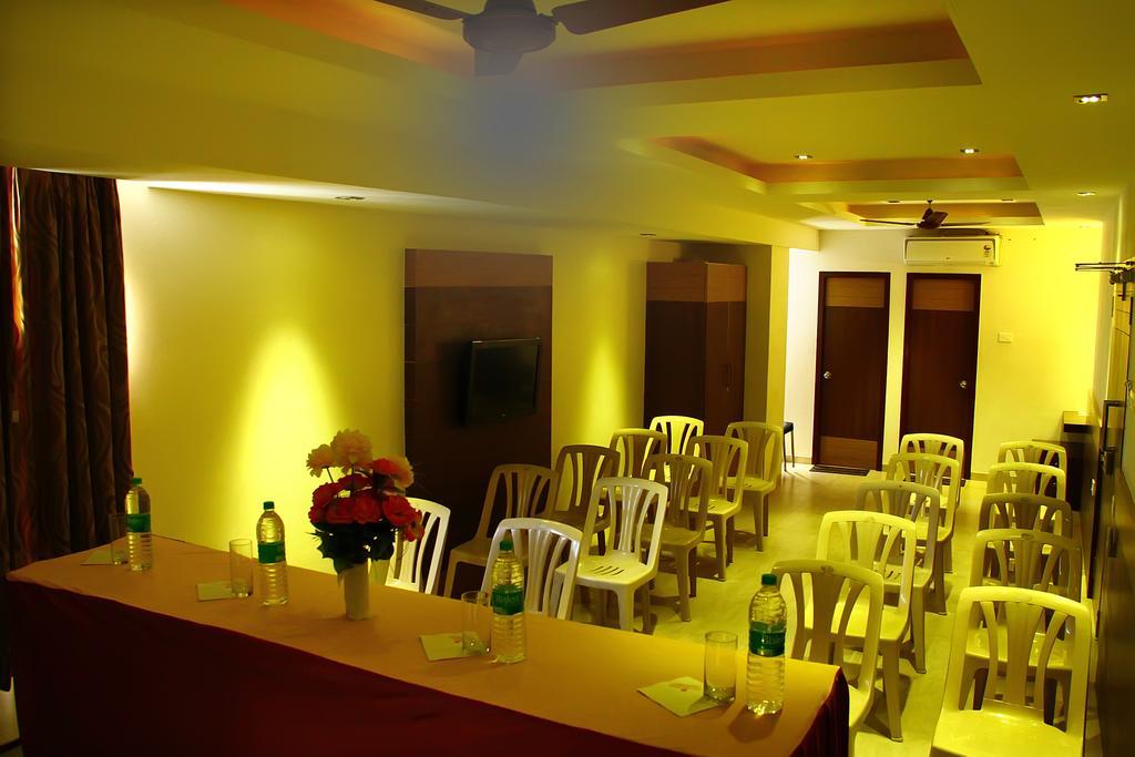 Hotel Vijai Paradise Coimbatore Exteriör bild