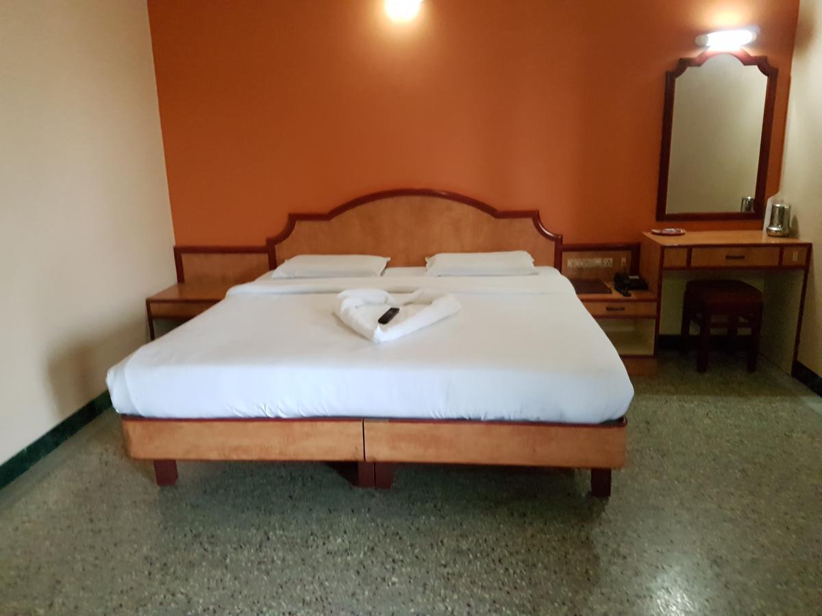 Hotel Vijai Paradise Coimbatore Exteriör bild