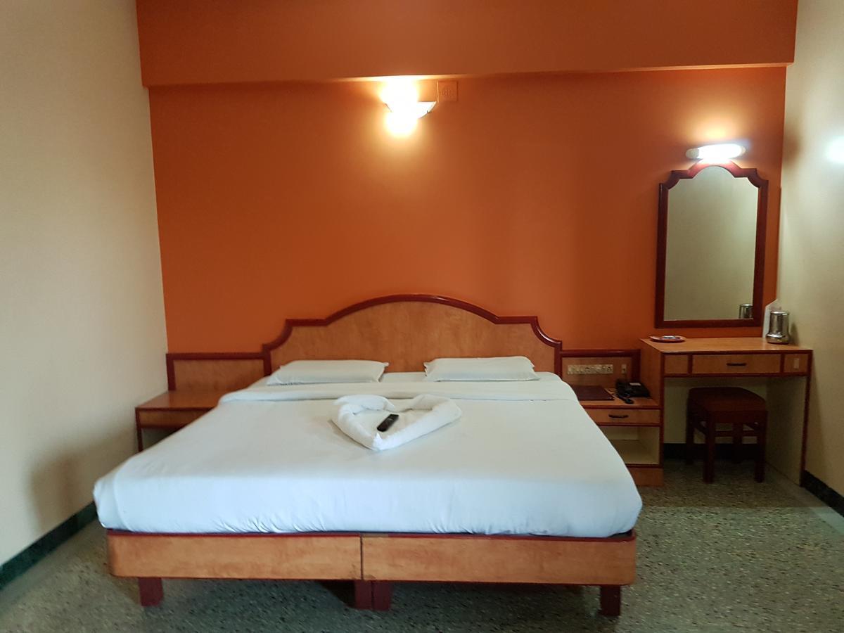 Hotel Vijai Paradise Coimbatore Exteriör bild
